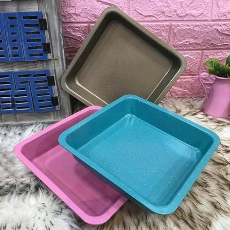 Bread Baking Pans Set of 2 Colorful Non Stick Coating Carbon Steel Square Cake Baking Pans 22cm